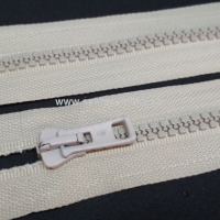 Zips vetrovkový, kosticový - UH - 60 cm - Béžová 35
