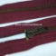 Zips vetrovkový, kosticový - KOV - 70 cm - Bordová 19