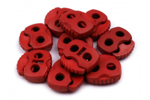 Brzdičky s dvoma dierkami 20x20 mm - Červená tmavá 03